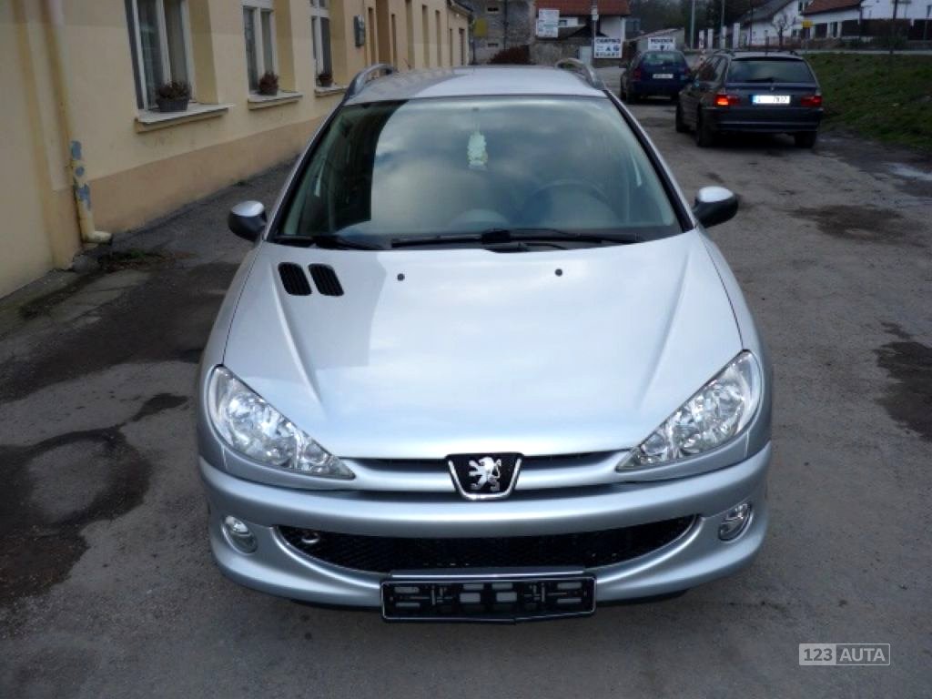 Peugeot 206, 2004 - pohled č. 2