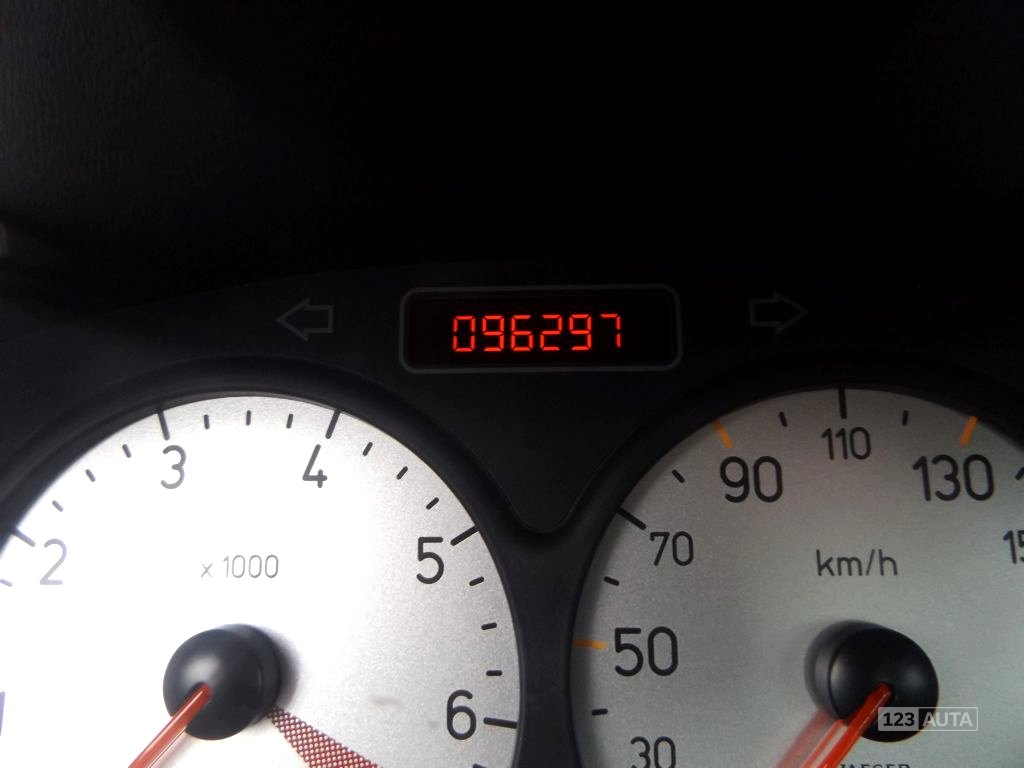 Peugeot 206, 2002 - pohled č. 13