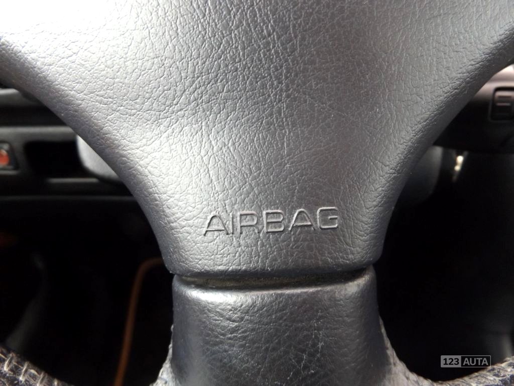 Peugeot 206, 2002 - pohled č. 18