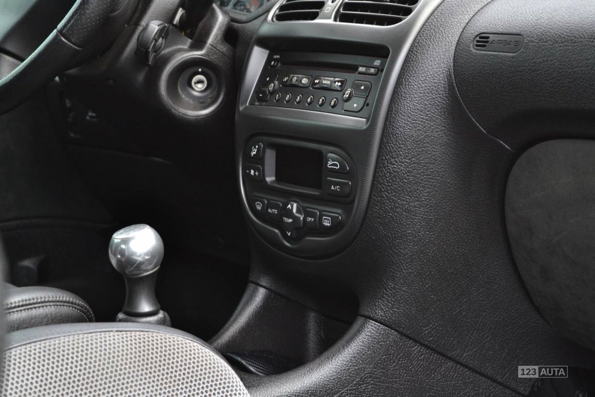Peugeot 206, 2004 - pohled č. 17