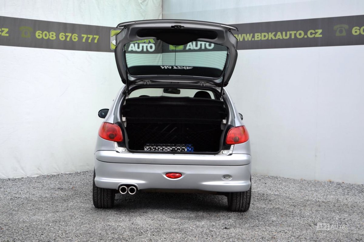 Peugeot 206, 2004 - pohled č. 23