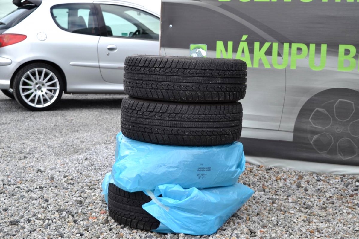 Peugeot 206, 2004 - pohled č. 24