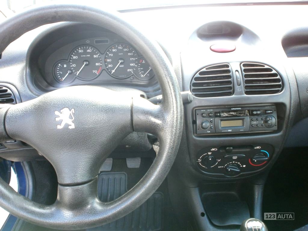 Peugeot 206, 2001 - pohled č. 7