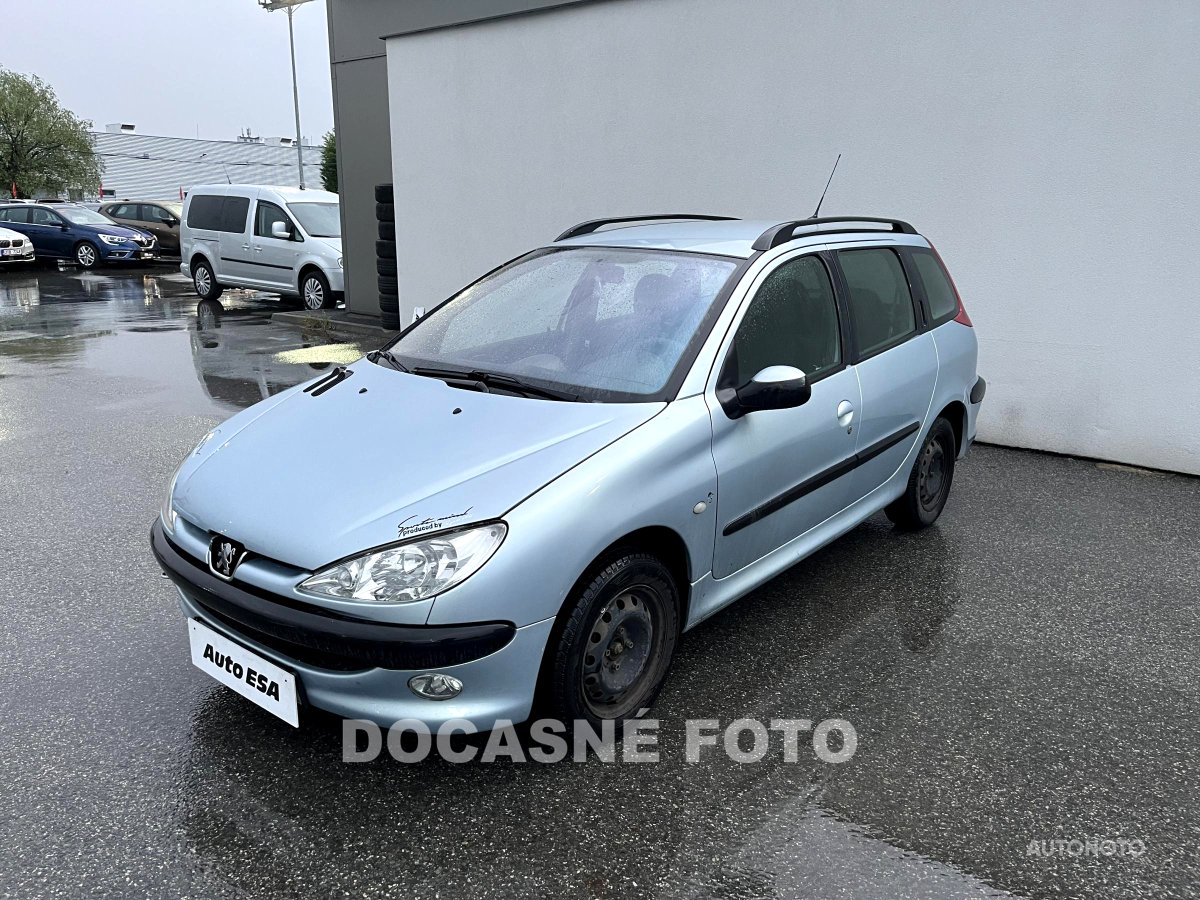 Peugeot 206, 2003 - pohled č. 3