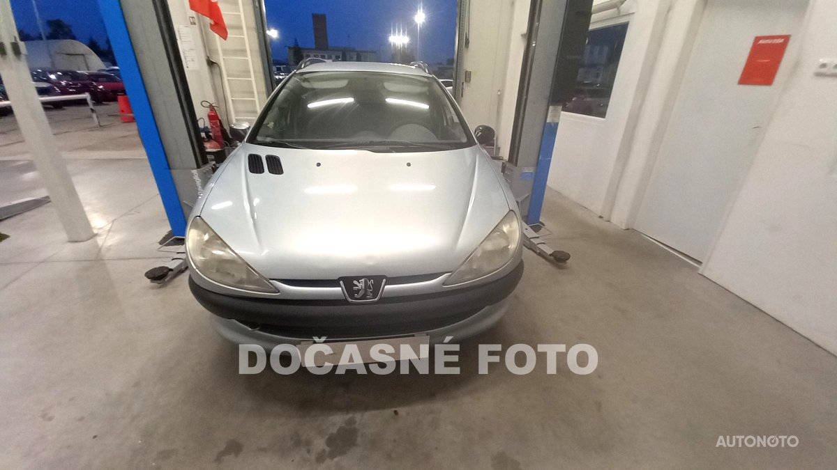 Peugeot 206, 2002 - pohled č. 2