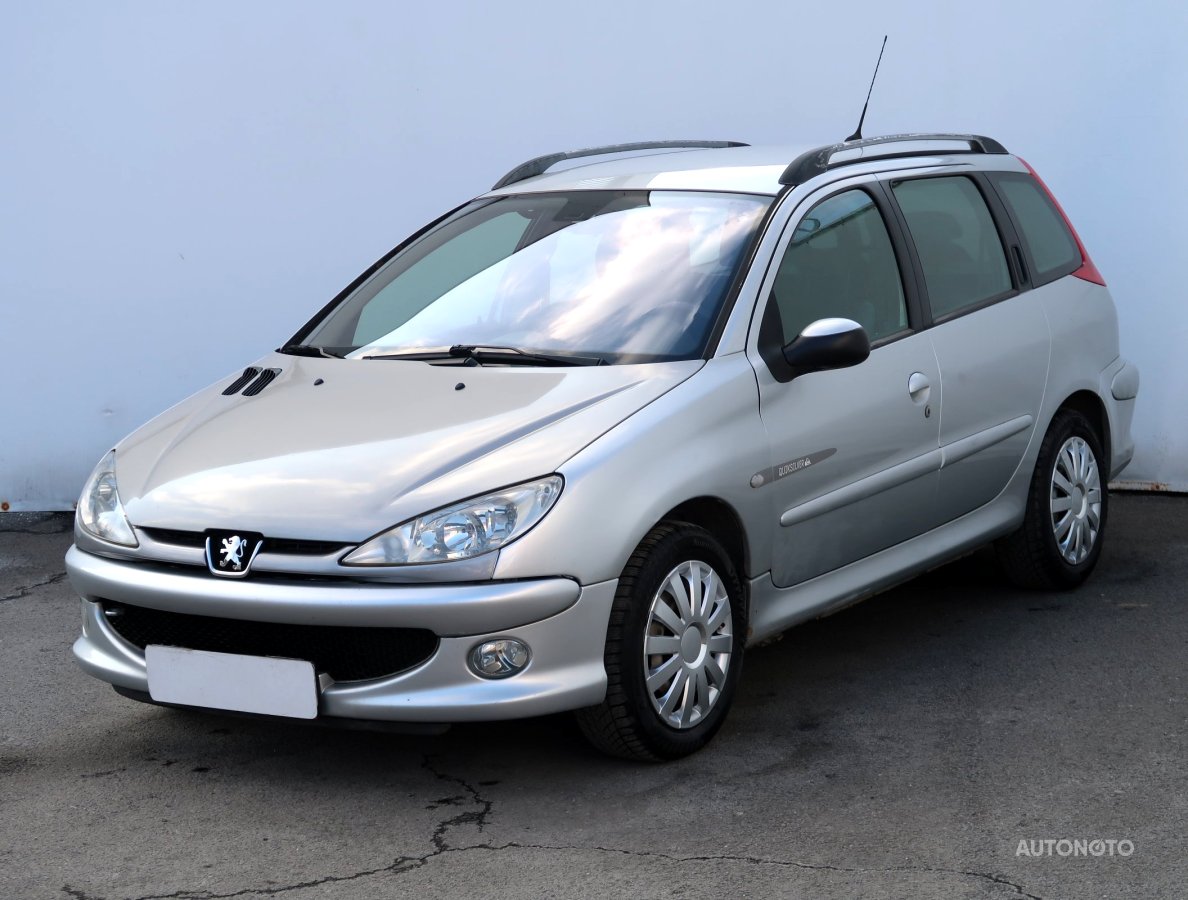 Peugeot 206, 2004 - pohled č. 3