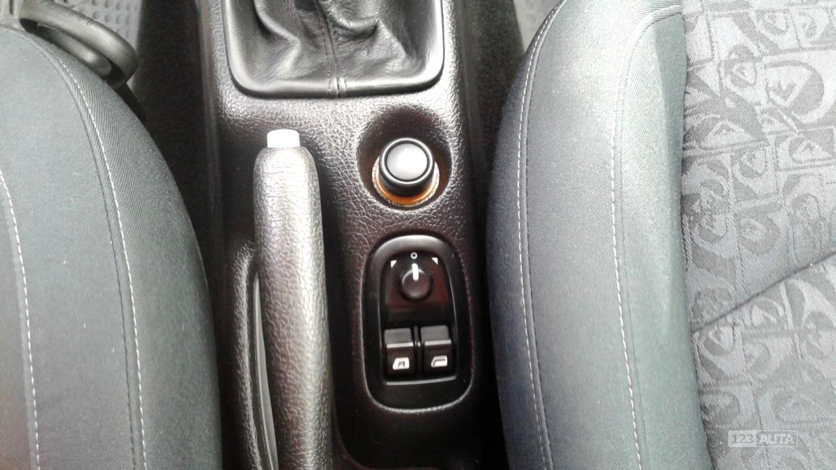 Peugeot 206, 2004 - pohled č. 12