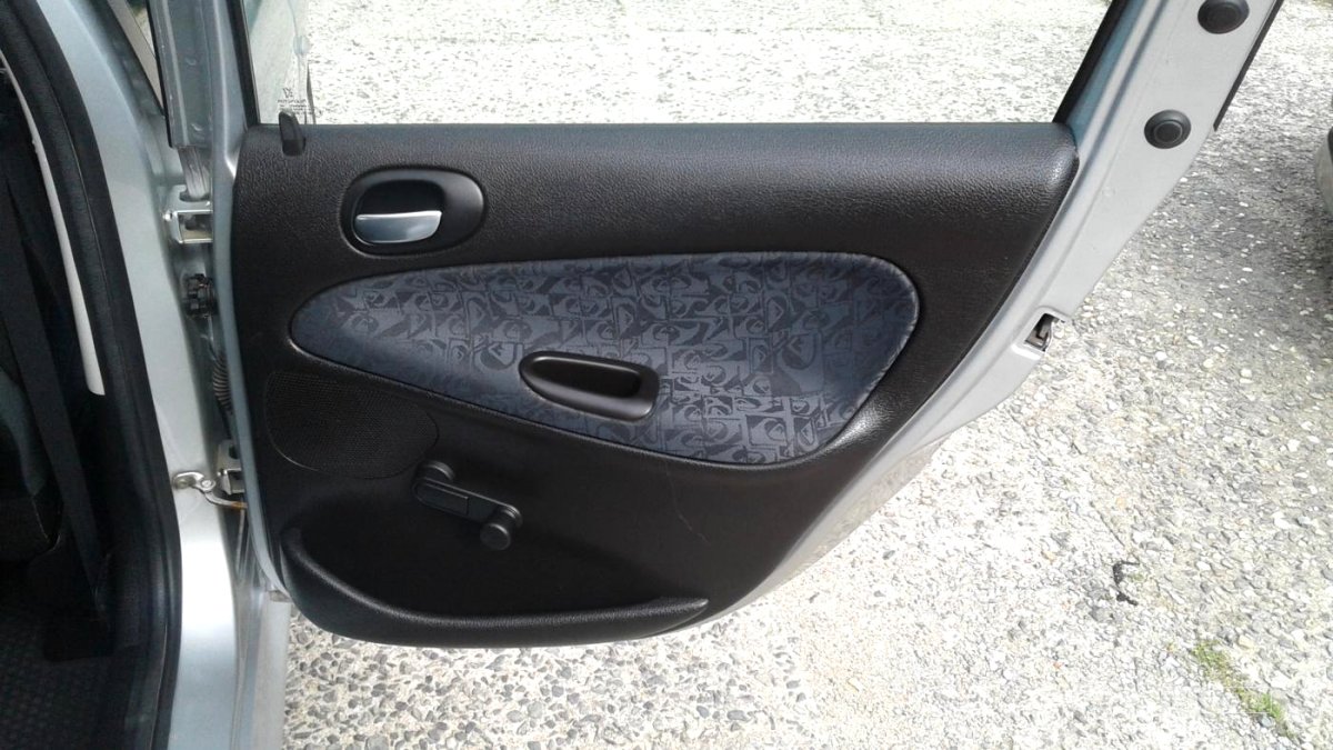 Peugeot 206, 2004 - pohled č. 23