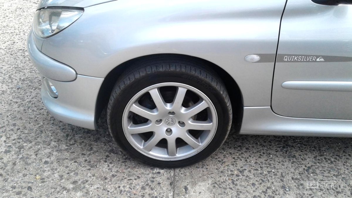 Peugeot 206, 2004 - pohled č. 28