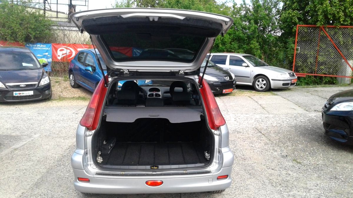 Peugeot 206, 2004 - pohled č. 3