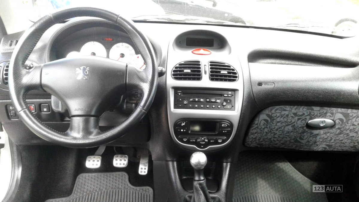 Peugeot 206, 2004 - pohled č. 30
