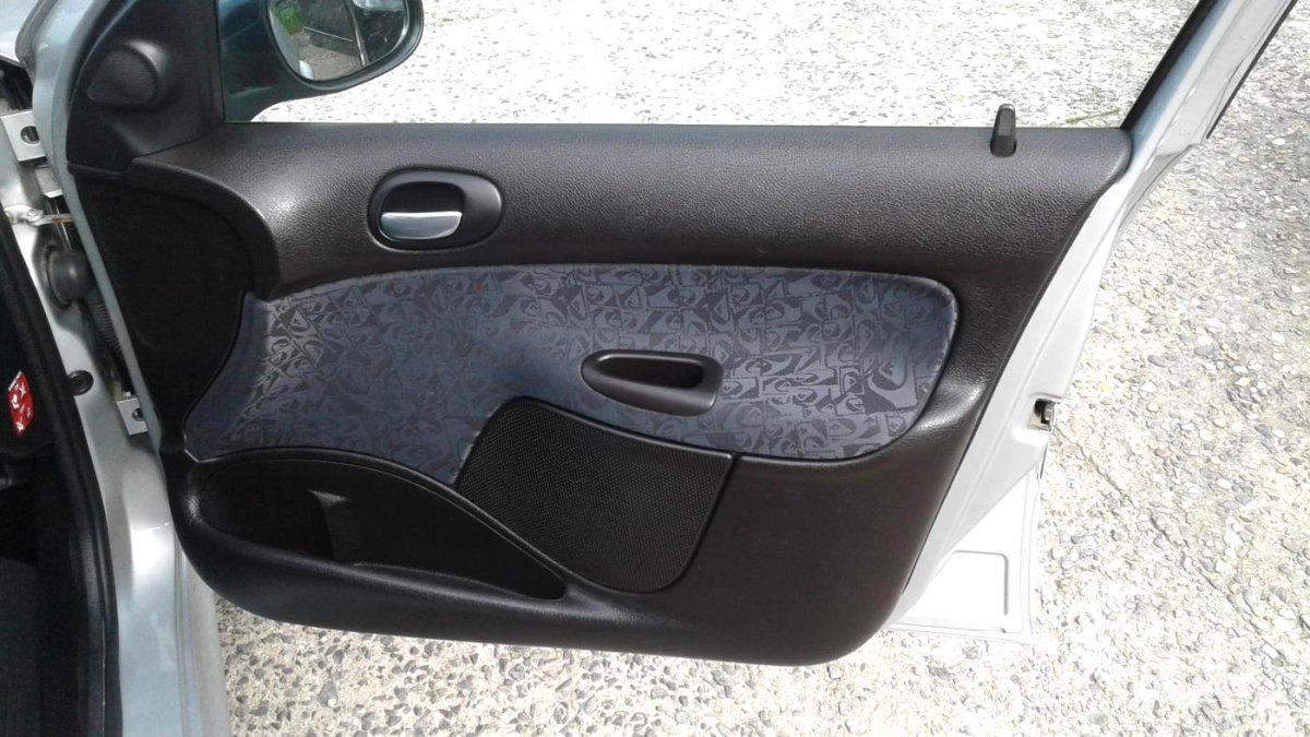 Peugeot 206, 2004 - pohled č. 4