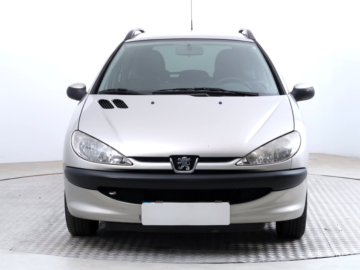 Peugeot 206, 2004 - pohled č. 2