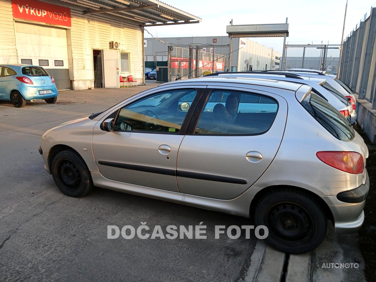 Peugeot 206, 2003 - pohled č. 2