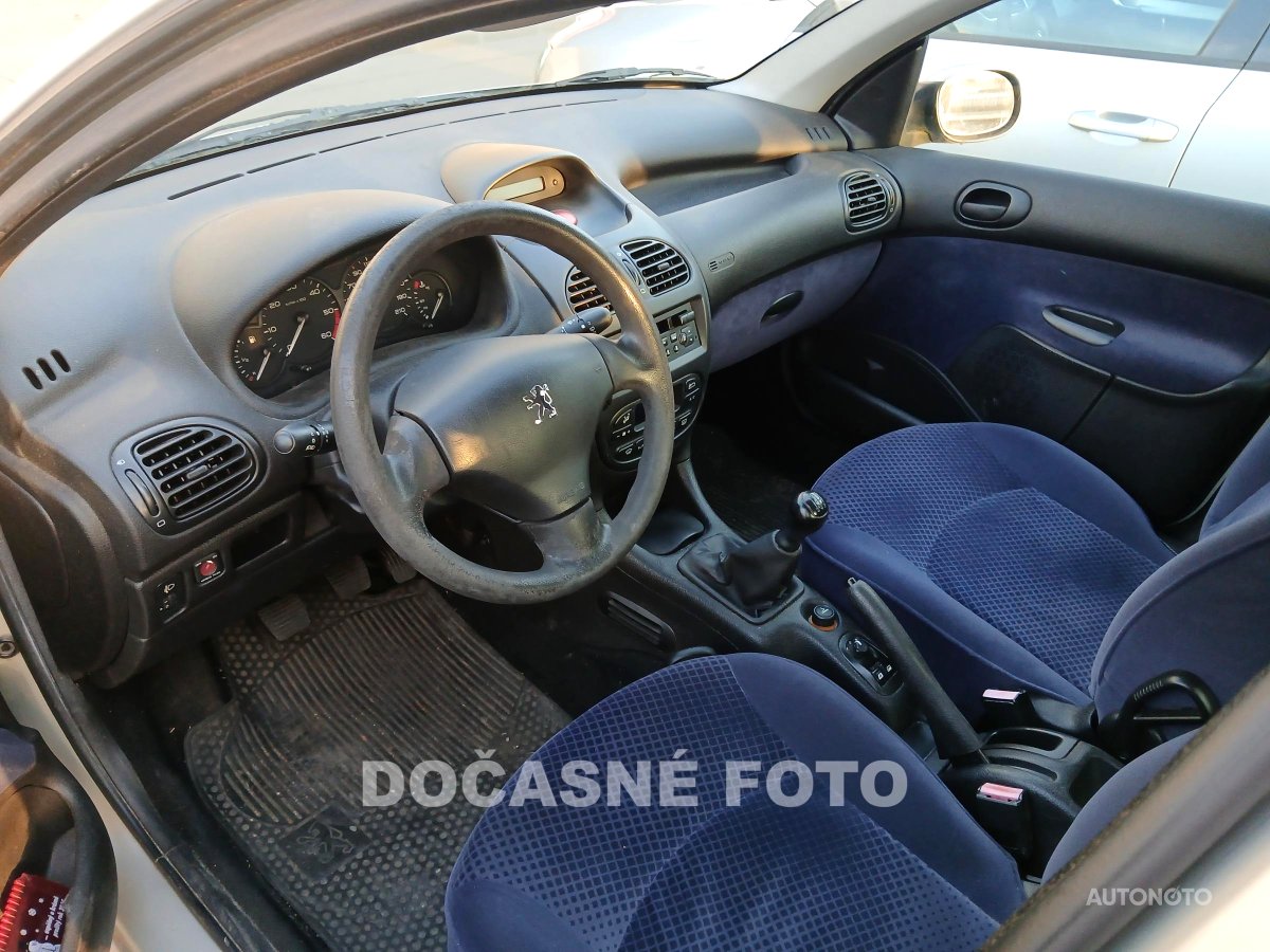 Peugeot 206, 2003 - pohled č. 3