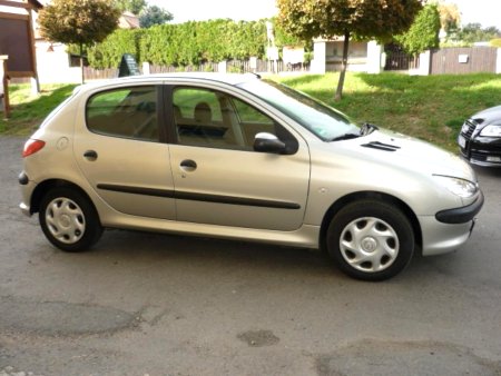 Peugeot 206, 2006 - pohled č. 2