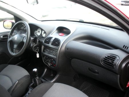 Peugeot 206, 2004 - pohled č. 5