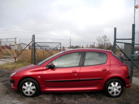 Peugeot 206, 2004 - pohled č. 8