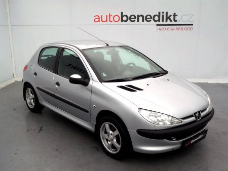 Peugeot 206, 2008 - pohled č. 3