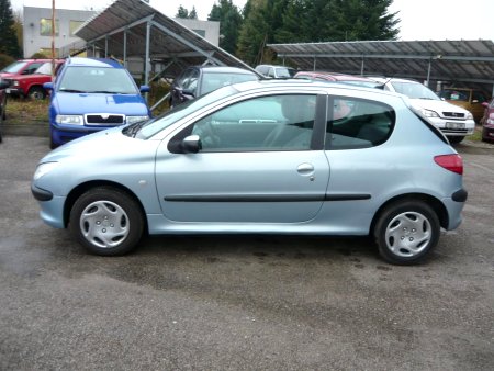 Peugeot 206, 2001 - pohled č. 4