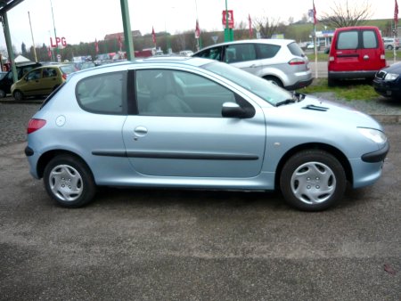 Peugeot 206, 2001 - pohled č. 5