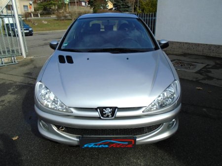 Peugeot 206, 2005 - pohled č. 2