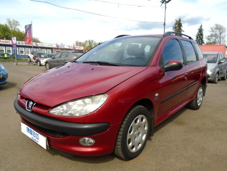 Peugeot 206, 2004 - pohled č. 3