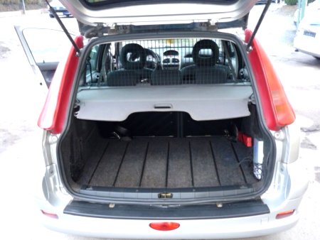 Peugeot 206, 2004 - pohled č. 10