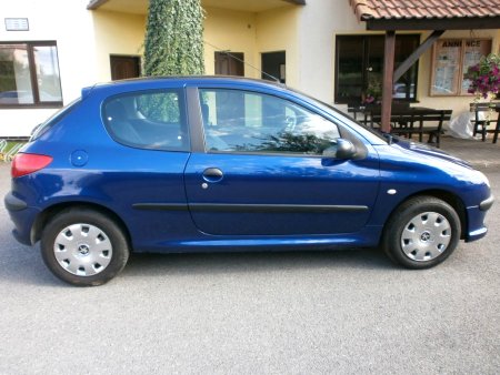 Peugeot 206, 2001 - pohled č. 4