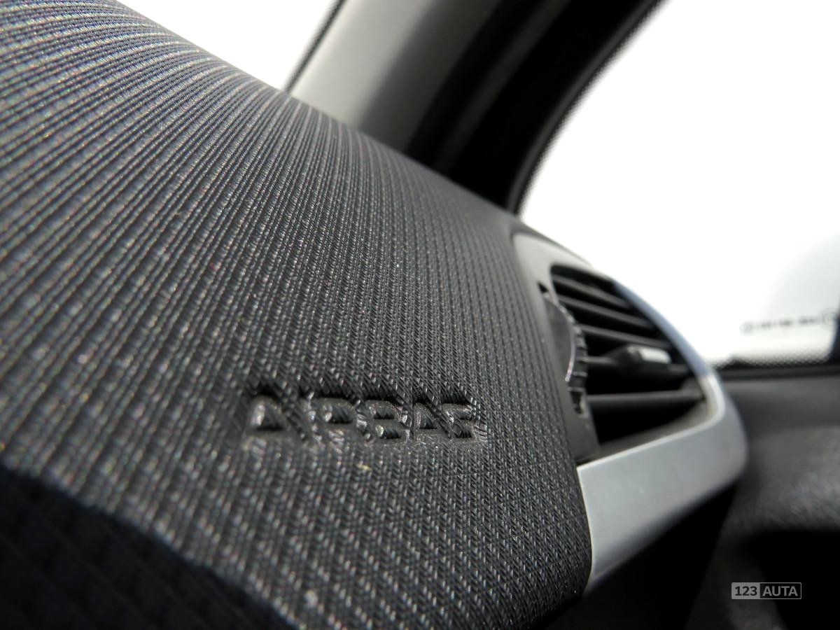 Peugeot 207, 2012 - pohled č. 21