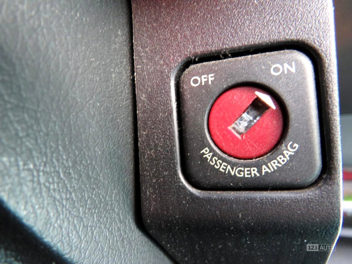 Peugeot 207, 2012 - pohled č. 22