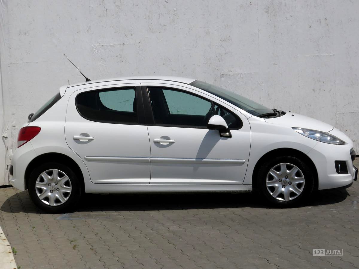 Peugeot 207, 2012 - pohled č. 4