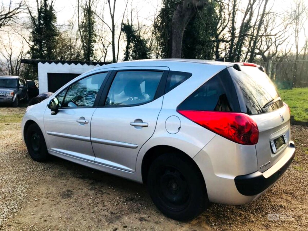 Peugeot 207, 2010 - pohled č. 2