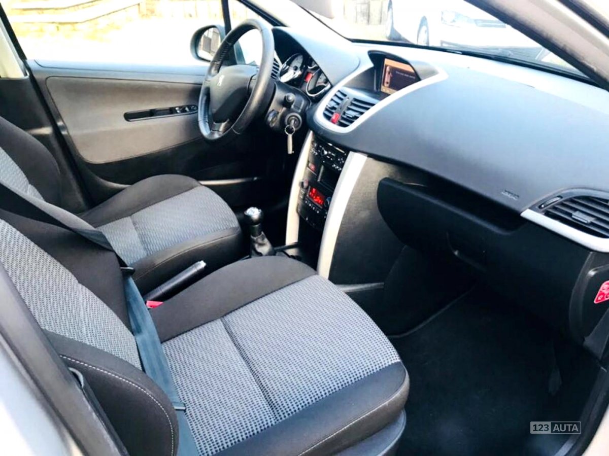 Peugeot 207, 2010 - pohled č. 6