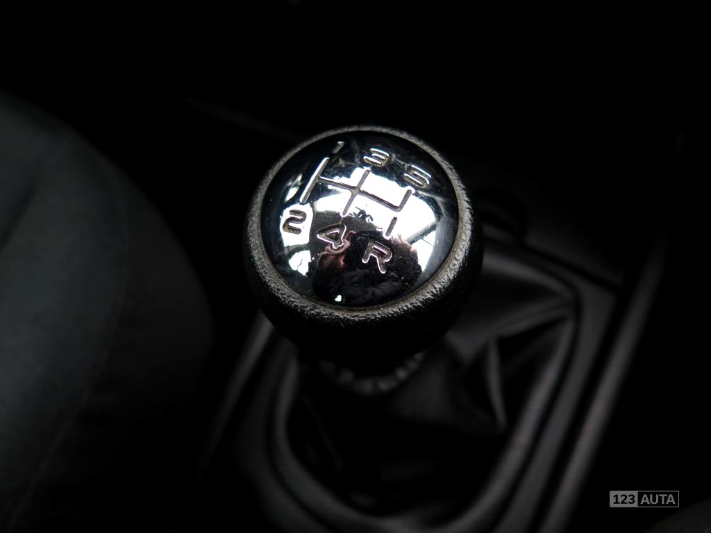 Peugeot 207, 2006 - pohled č. 22