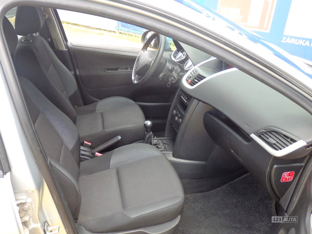 Peugeot 207, 2009 - pohled č. 8