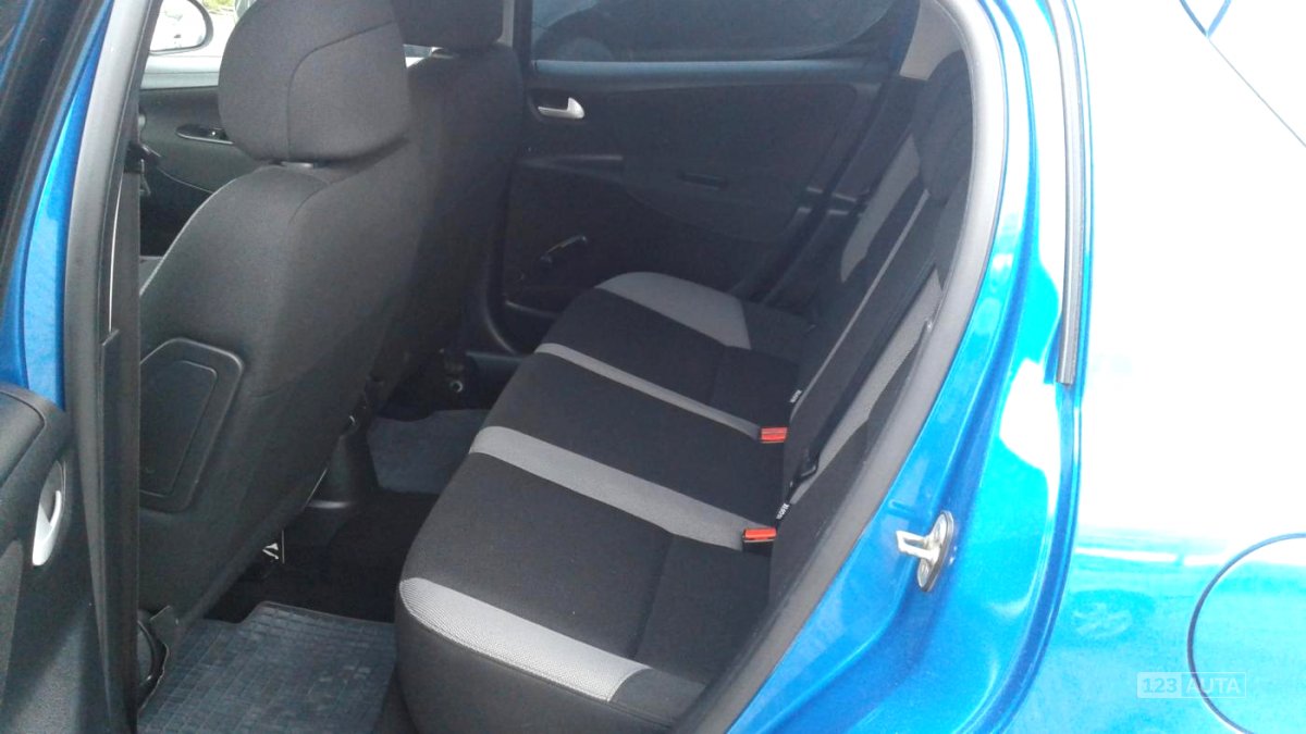 Peugeot 207, 2007 - pohled č. 15