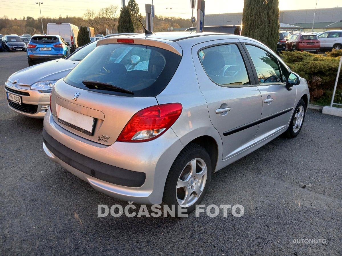 Peugeot 207, 2009 - pohled č. 2