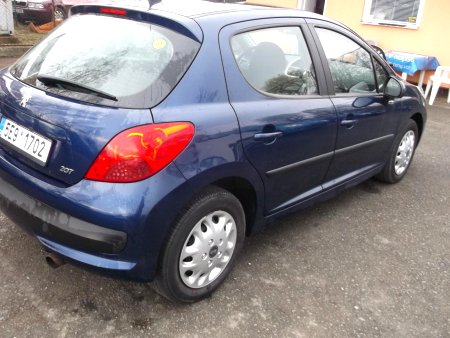 Peugeot 207, 2009 - pohled č. 4