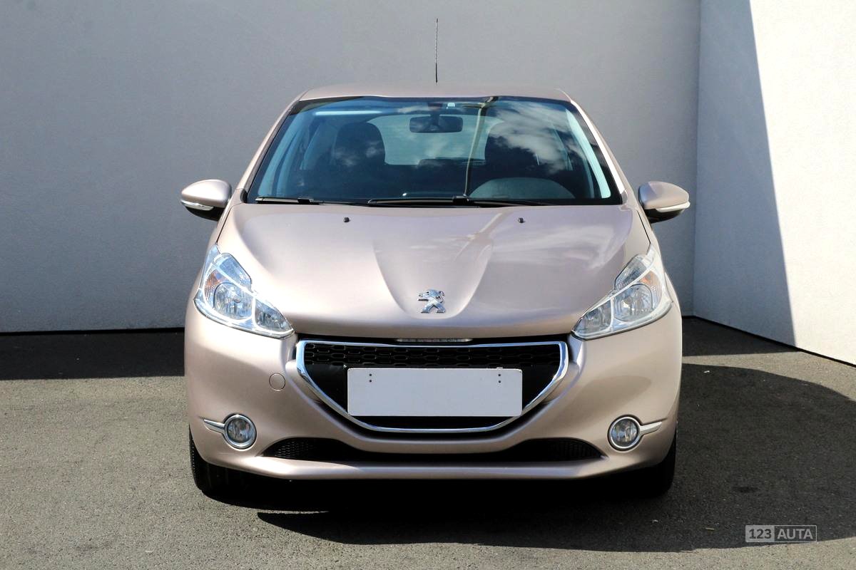 Peugeot 208, 2013 - pohled č. 2
