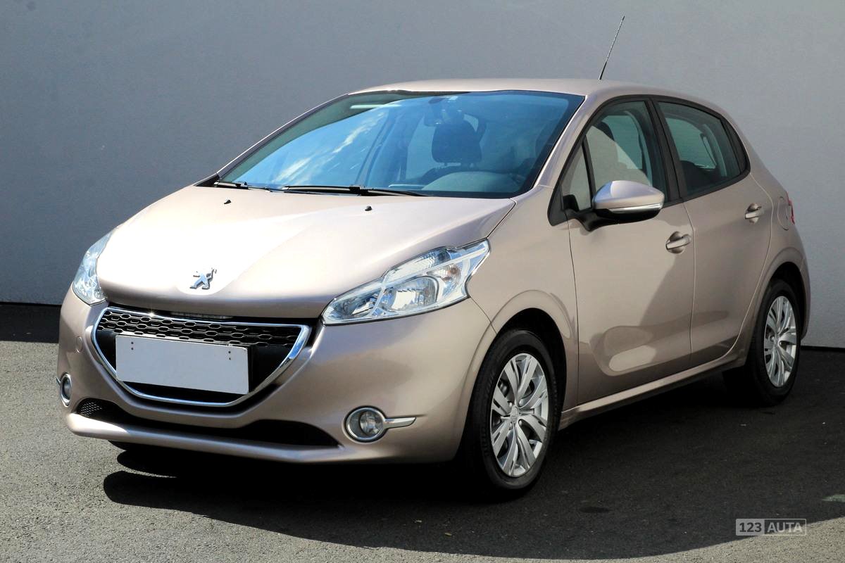 Peugeot 208, 2013 - pohled č. 3