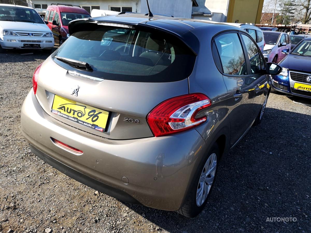Peugeot 208, 2014 - pohled č. 2