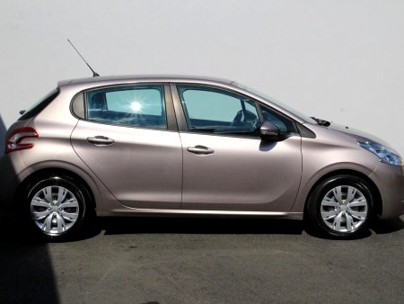 Peugeot 208, 2013 - pohled č. 4