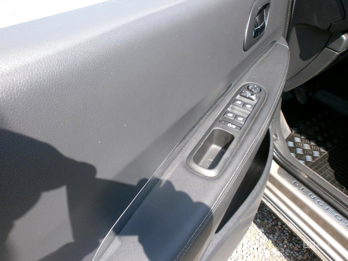 Peugeot 3008, 2014 - pohled č. 15