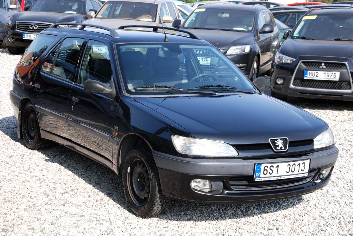 Peugeot 306, 1998 - pohled č. 2