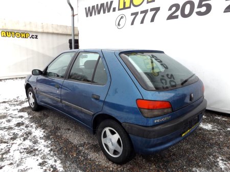 Peugeot 306, 1998 - pohled č. 2