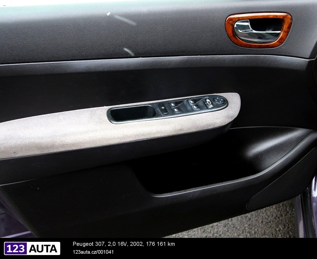 Peugeot 307, 2002 - pohled č. 18