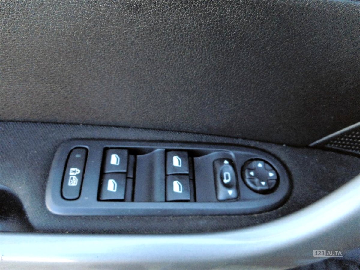 Peugeot 308, 2008 - pohled č. 10