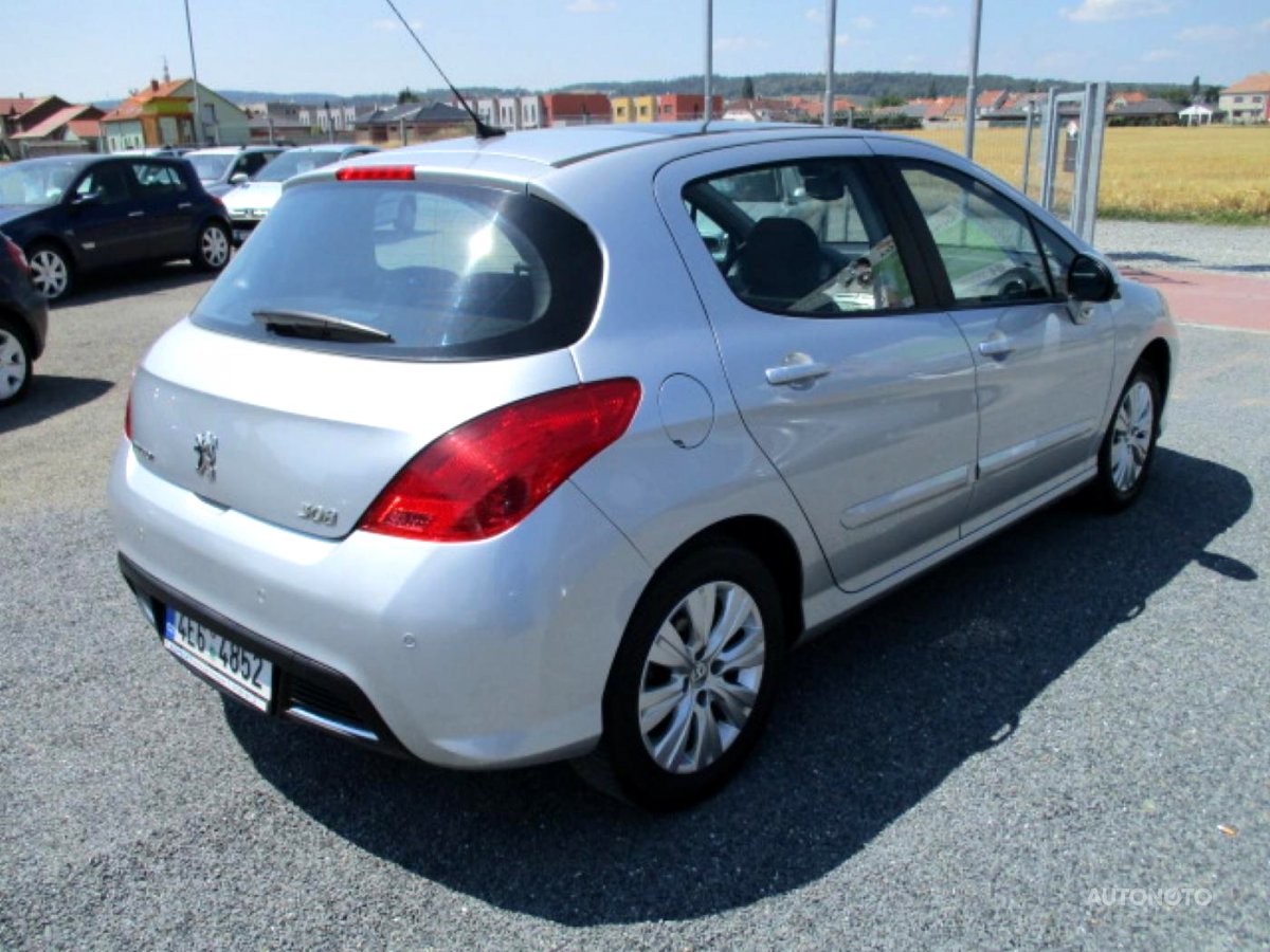 Peugeot 308, 2009 - pohled č. 3