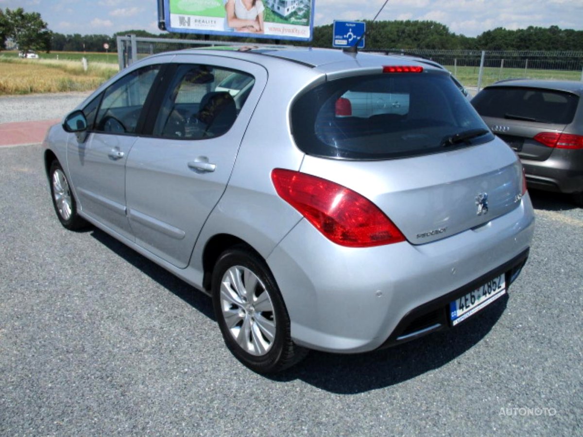 Peugeot 308, 2009 - pohled č. 4